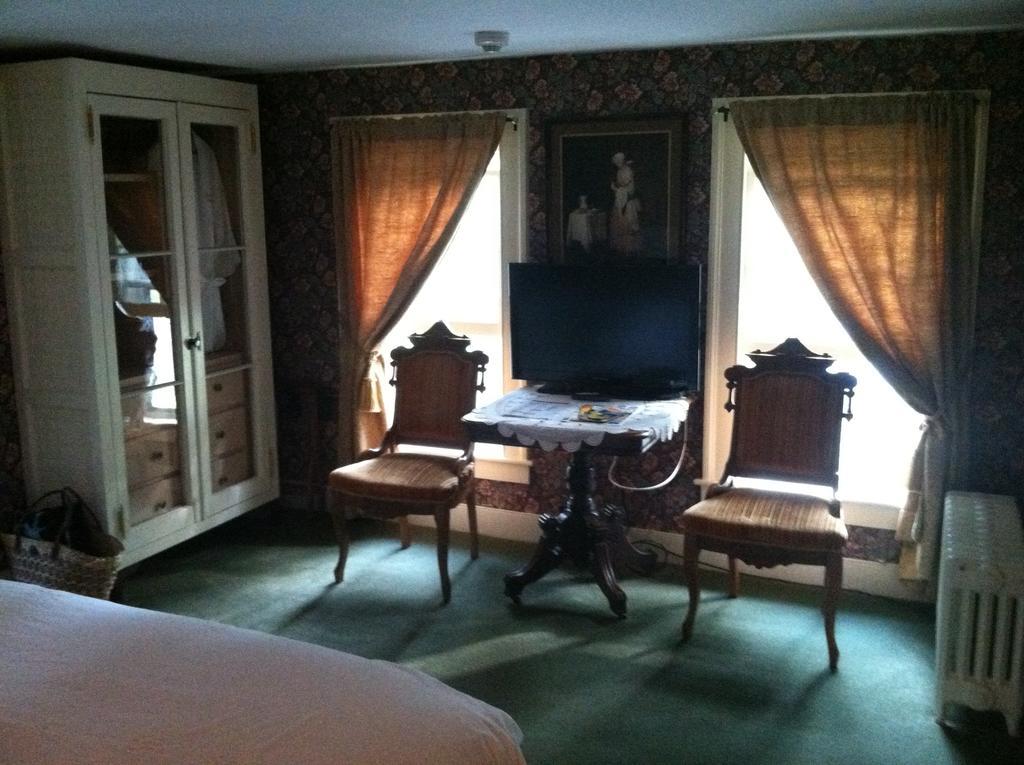 Bushnell House Westbrook Rum bild